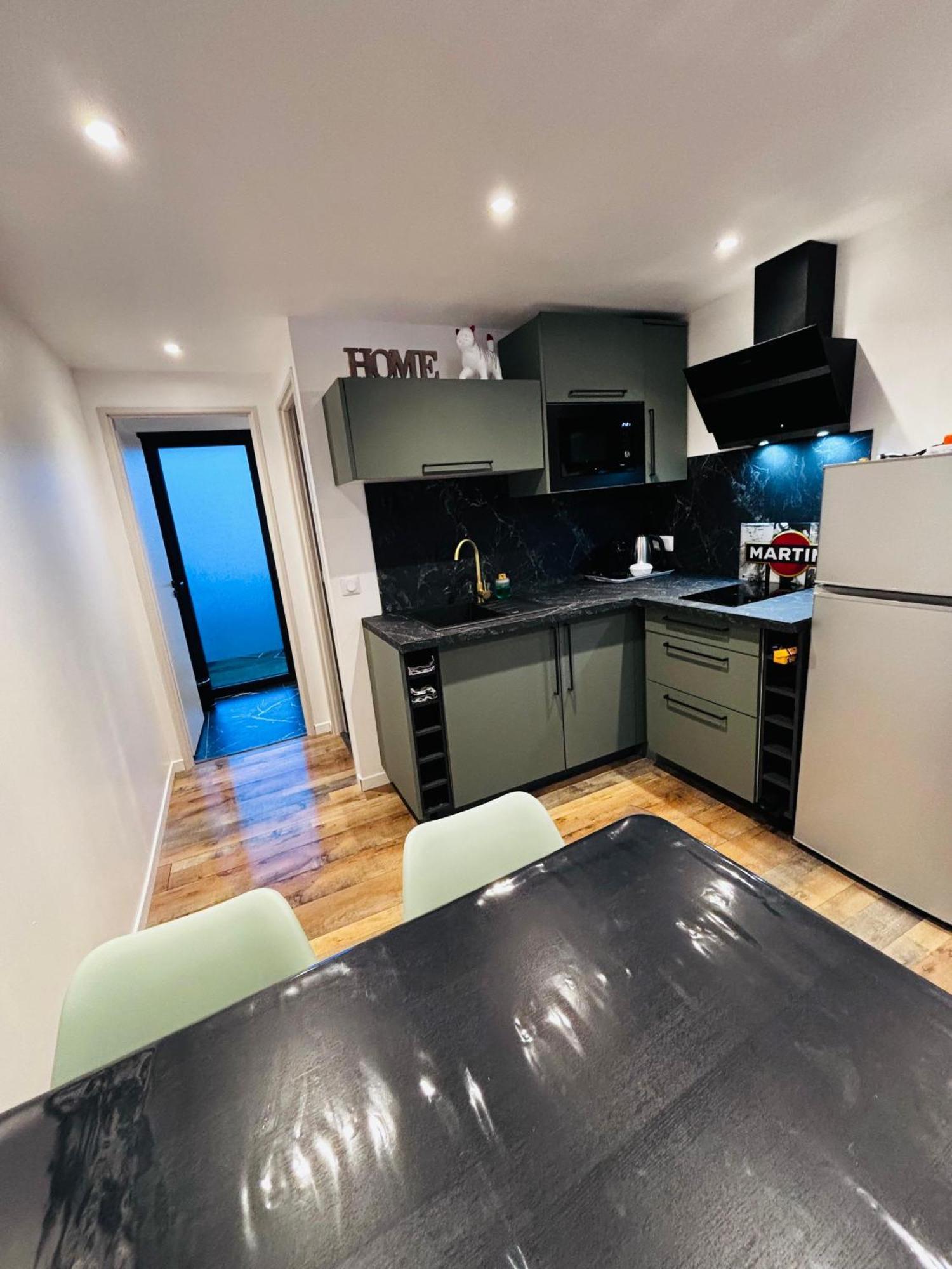 Logement Du Sud Avec Jacuzzi Sommières Exterior foto