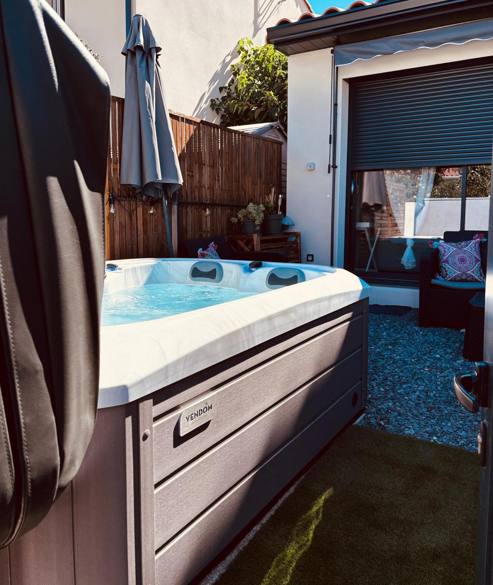 Logement Du Sud Avec Jacuzzi Sommières Exterior foto