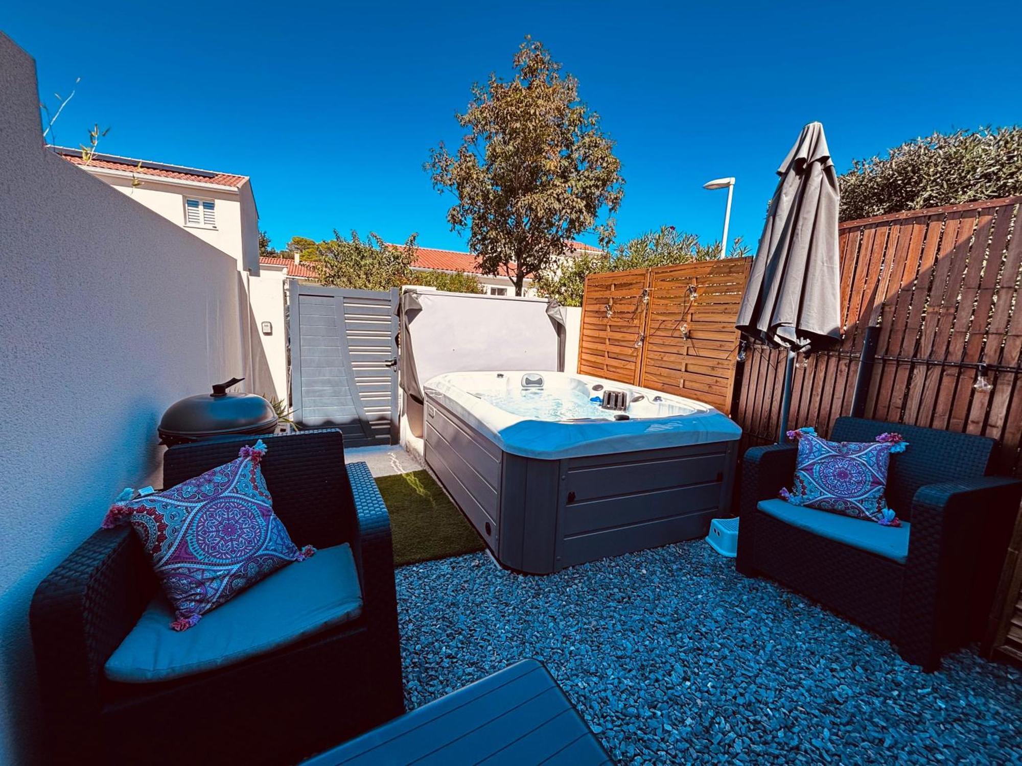 Logement Du Sud Avec Jacuzzi Sommières Exterior foto